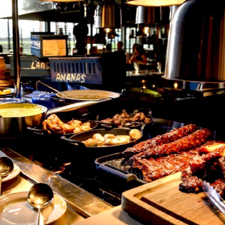 Eindejaarsbuffet met als thema 'Ook slimme mensen kunnen domme dingen doen' - Evenementen - kmo promoties